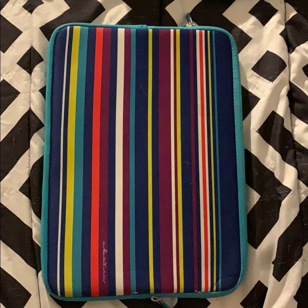 Computer case - Picture 2 of 3